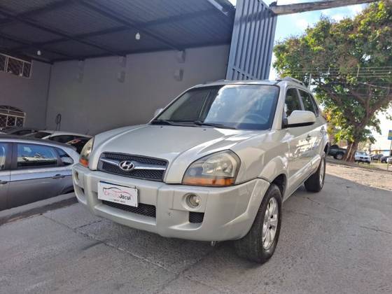 HYUNDAI TUCSON 2.0 MPFI GLS 16V 143CV 2WD FLEX 4P AUTOMÁTICO HYUNDAI TUCSON 2.0 MPFI GLS 16V 143CV 2WD FLEX 4P AUTOMÁTICO